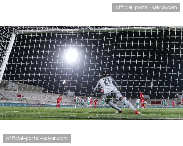 沙特资本持续关注法甲市场，拉卡泽特转会背后的中东足球战略布局